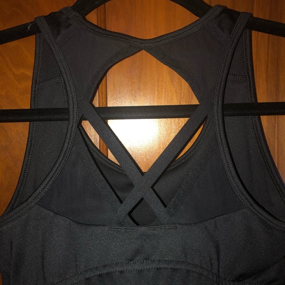 NWOT H&M Workout Top w/ Built-in Sports Bra - Picture 5 of 6